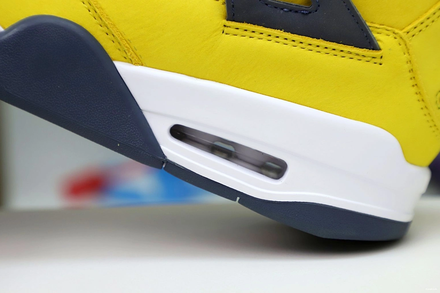 JORDAN 'LIGHTNING' 2021 AIR AIR JORDAN RETRO 4 0227